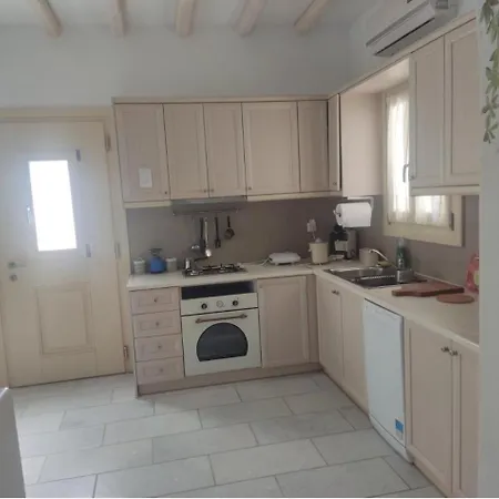 Theros Casa Logaras דירה *